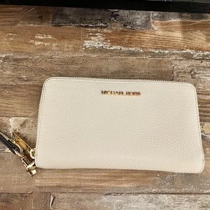 Michael Kors Wristlet Authentic